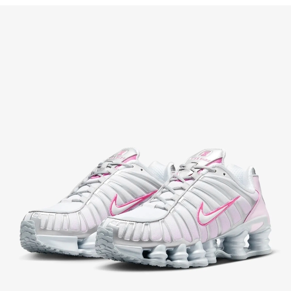 NWOB Nike Women's White and Pink Sneakers